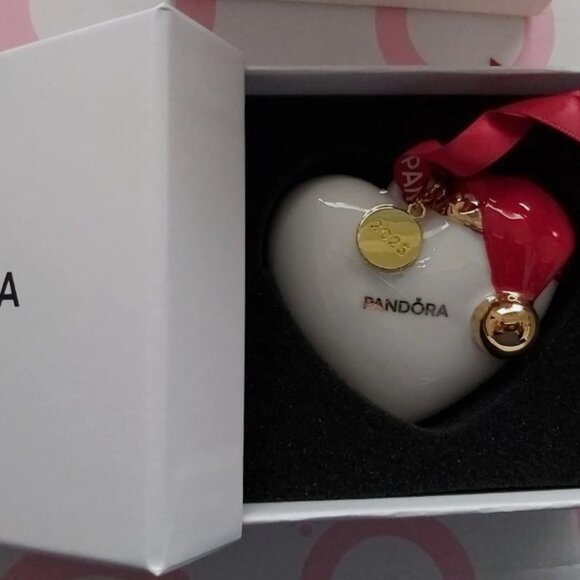 *UK Limited Edition*Pandora Santa Heart Red Hat Christmas Tree Ornament 2025 🎄 - Picture 2 of 16